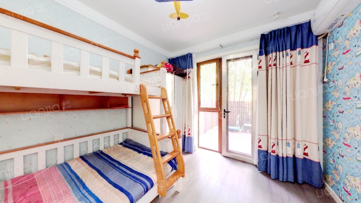 精装大洋房，260平米的大院，业主诚意出售-卧室B