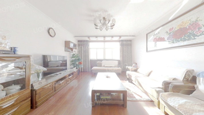 南北通透，精装修，可贷款，主路边上，有车位-客厅