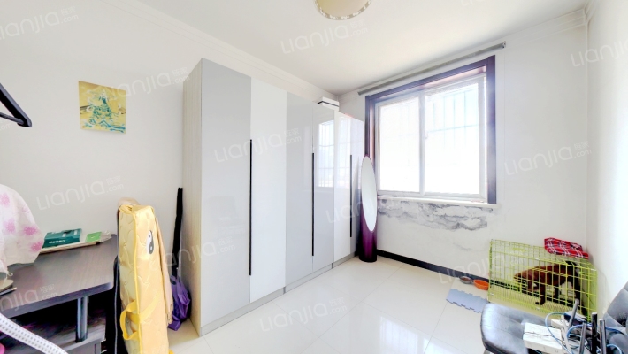 房子精装修，挨着德信公园 公摊面积小-卧室A