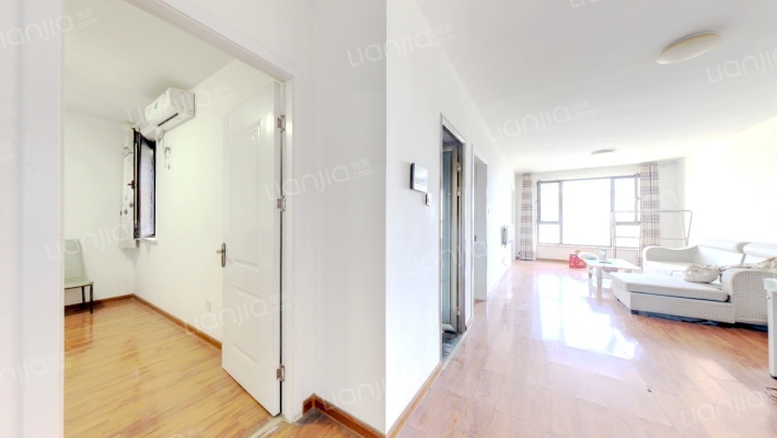 鸿坤南院儿，近高铁站，全南三居室，带装修，诚意出售-客厅