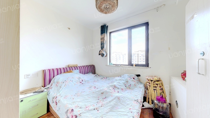 高铁新干线 3室1厅 南 北-卧室A