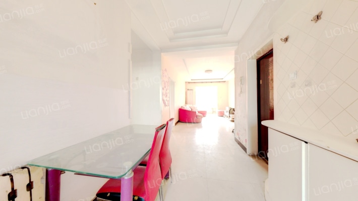 精装修，南北通透格局，中间楼层 停车位充足 交通便利-客厅