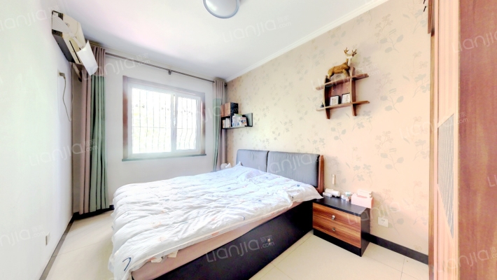 联排别墅，上下两层，全天采光，房本满五-卧室A