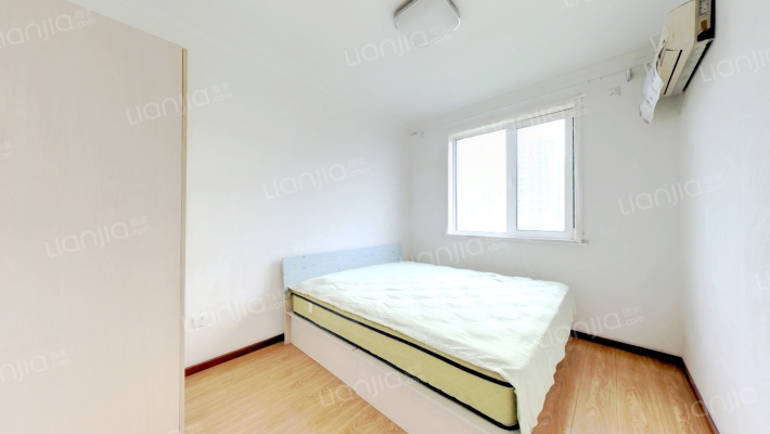 南北通透三居 带装修 全天采光 房本满二-卧室B