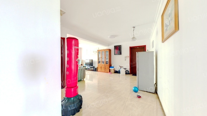 ：南向大两居 毛坯随意装 房本满二 好楼层视野好-客厅