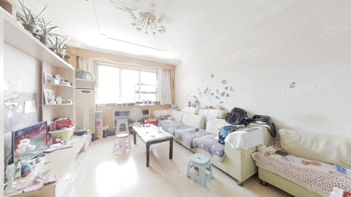 双语*房，低单价，中等装修，房本满五，配贷款-客厅