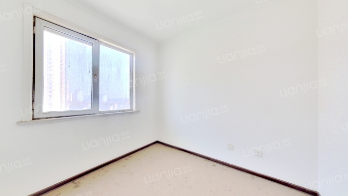 中间南北街，中医院北，方正两居-卧室B