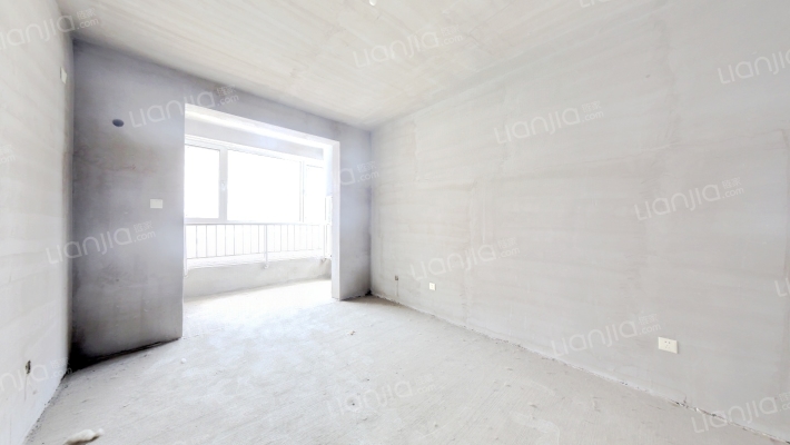 此房电梯房，中间楼层，采光充足-卧室A