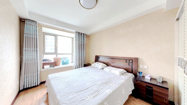 范阳路 精装修三居室  出门钻石838车站-卧室B