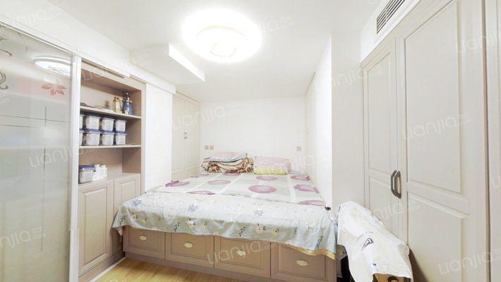 公园8090 精装修两居室 买一层带一层-卧室B