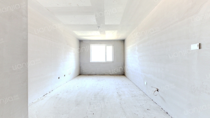 业主诚意出售，价钱可谈，看房方便。-客厅