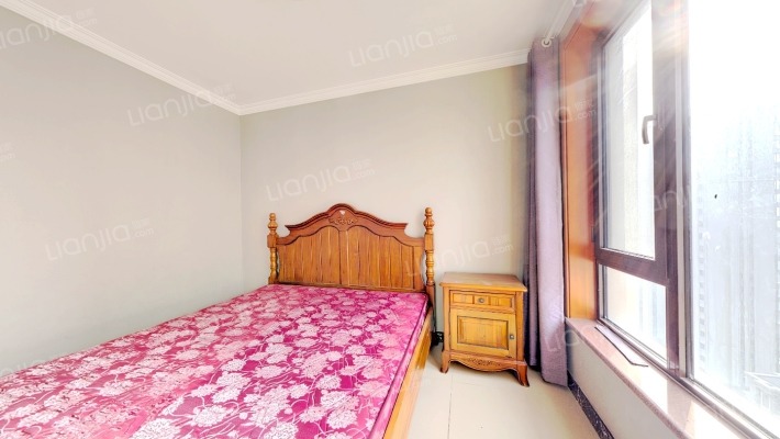 房本满二，业主诚意出售，看房有密码-卧室C