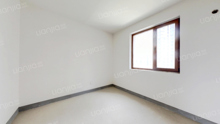 高铁新干线南北通四居，中间位置，中间楼层，业主诚售-卧室B