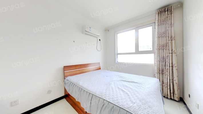 全南正规一居室，简单装修，拎包入住。。-卧室