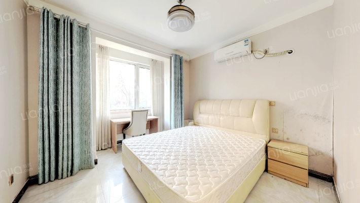 出售  香邑溪谷精装下跃有前后院 满二-卧室B