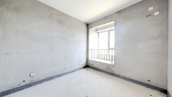 出售天伦湾小区，集中供暖，落地窗，二居室-卧室B