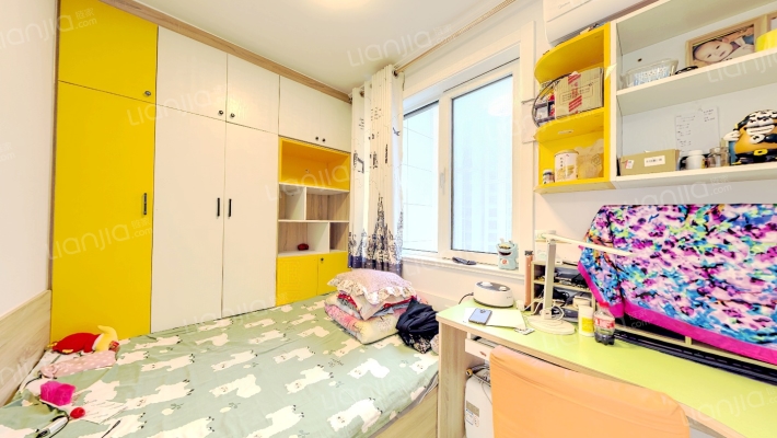 精装修 南北通透3居 拎包入住 满二 带家具家电-卧室A