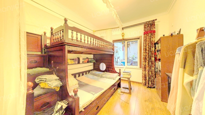 精装六居，下跃户型方正。带下沉花园。-卧室C