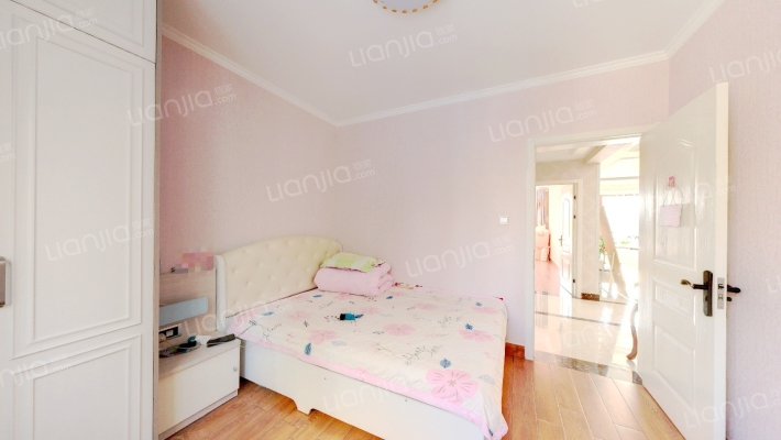 自住标准精装修，拎包入住，视野无遮挡，全天采光。-卧室A