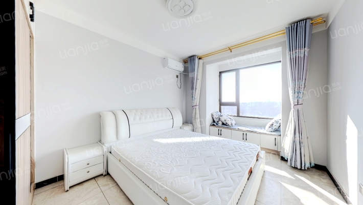 天伦湾  中高楼层  采光一点遮挡都没有-卧室A