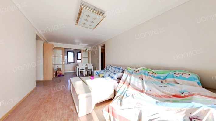 鸿坤南北通透三居    精装修   中间楼层   满二年-客厅