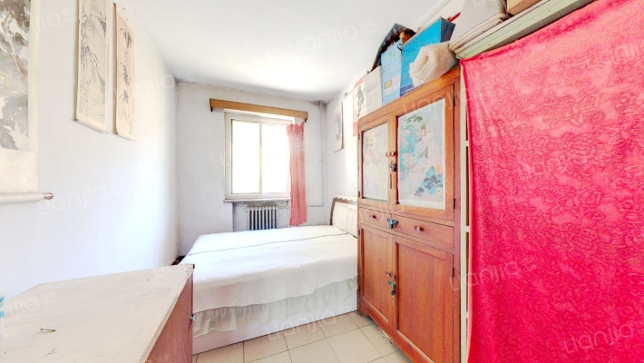 教育局家属院  大三居  无公摊-卧室C