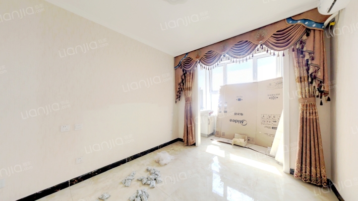 此房南北 向 带装修 4居 上下两层 75平+75平-卧室A