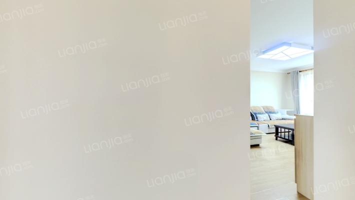 精装修 F户型 南北通透 西户 满二 看房方便-客厅