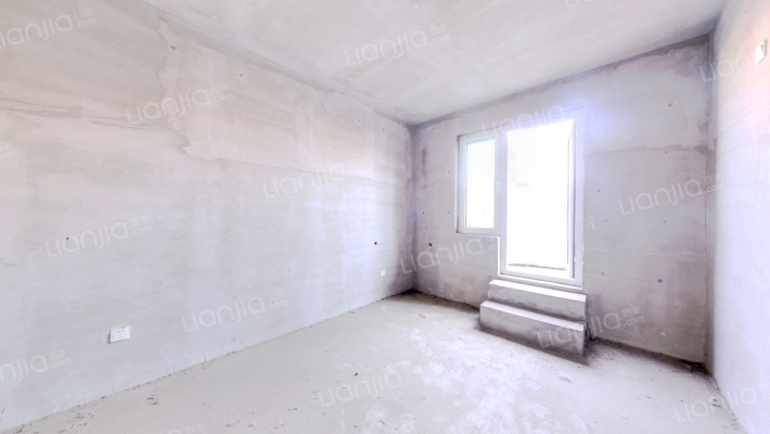 业主诚意出售，价格可以商量，南北通透三居-卧室A