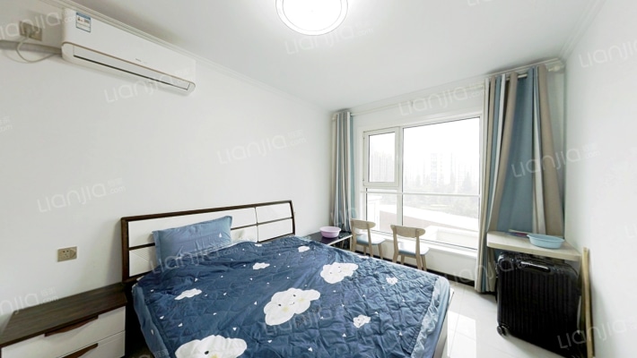 经典一居，宽敞明亮，有房本，精装修！带全部家具家电-卧室