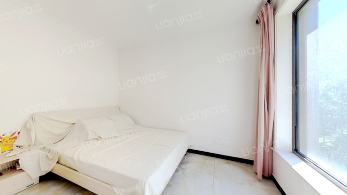 新干线自住精装三居，保持得很好，满二税少-卧室C