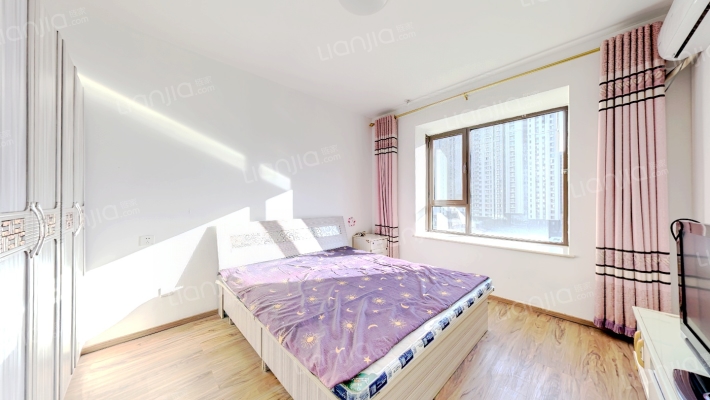 鸿坤理想湾洋房一梯两户，南北通透。-卧室A