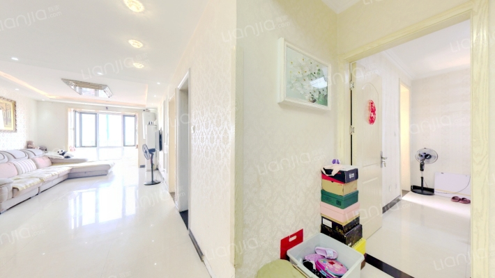 户型方正两居室 全天采光无遮挡 位置好 视野开阔-客厅