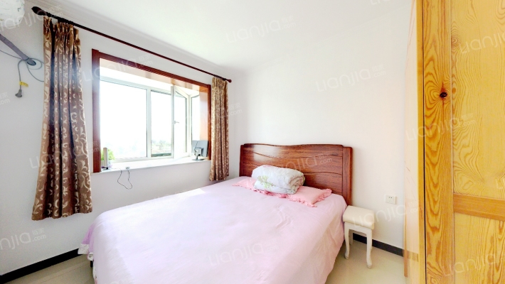 东兴北街  2居 精装修 采光好  中医院旁  单价低-卧室A