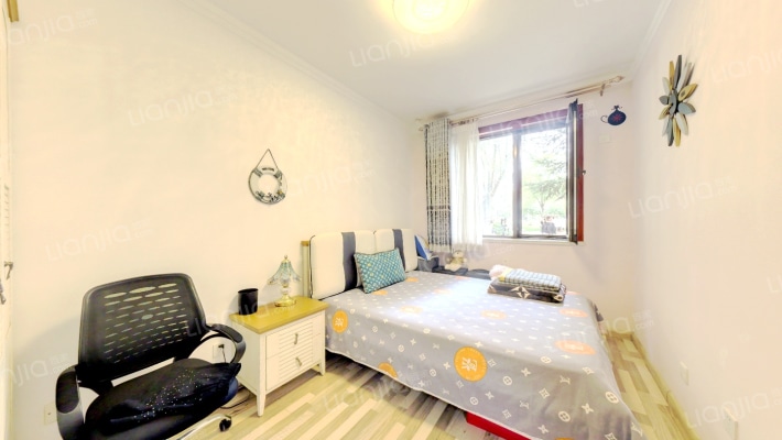 洋房带小院 边户 业主自住装修 带车位地下室-卧室A