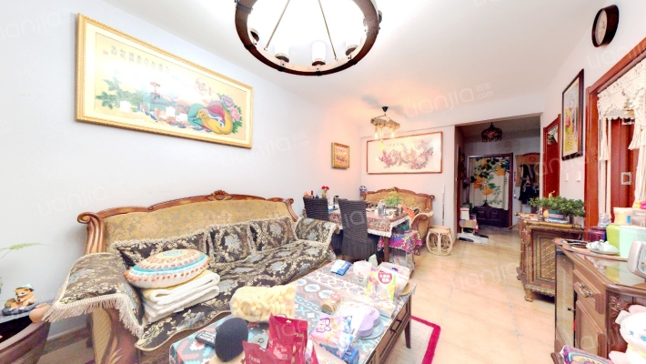 精装带小院，带家具家电，拎包入住。高铁板块-客厅