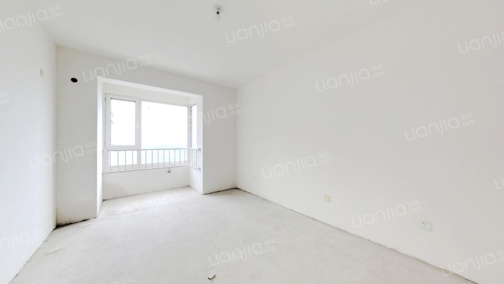 此房一梯两户，南北通透，中间楼层，无遮挡-卧室C