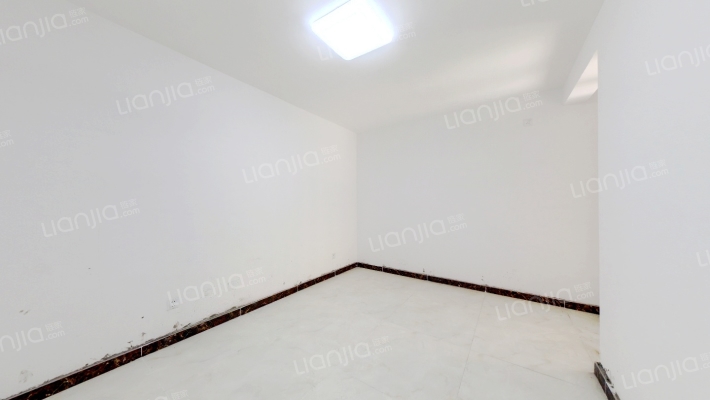 此房精装格局好不影响采光交通便利配套设施齐全-卧室A