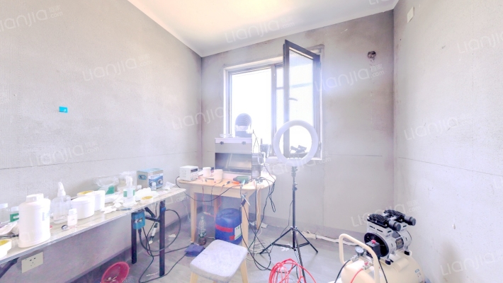 天伦湾三期南北通透三居室，一个单元，居住人数少-卧室B