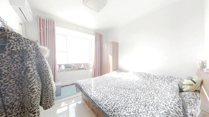 房本在办理无尾款南北通透中间楼层采光好-卧室C