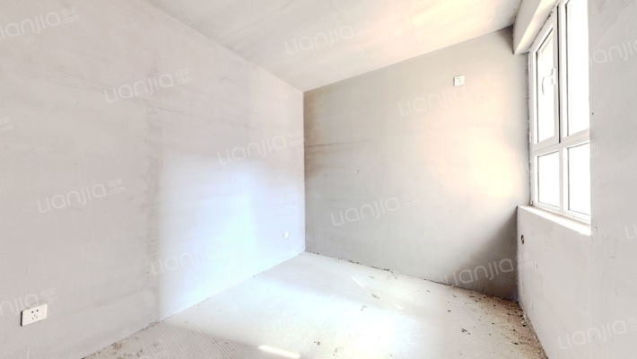 全南两居，中间楼栋，客厅有阳台，业主诚意出售-卧室A