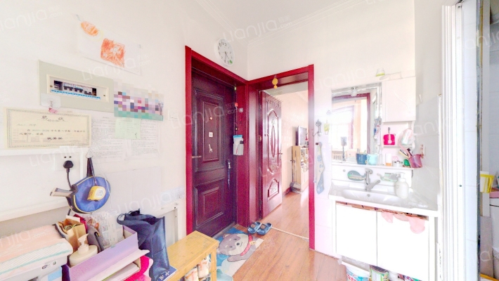 此房格局好，视野宽阔，采光充足。-餐厅