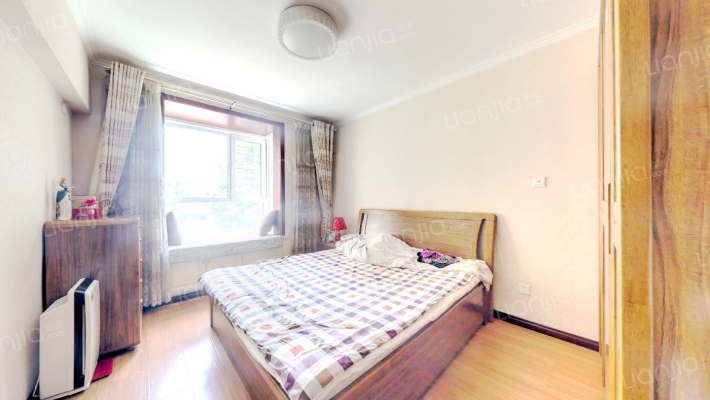 德信公园旁，朝南大两居，带装修，采光好-卧室B