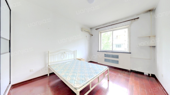 出售青旅花园大平层，环境优美，大四居。-卧室A