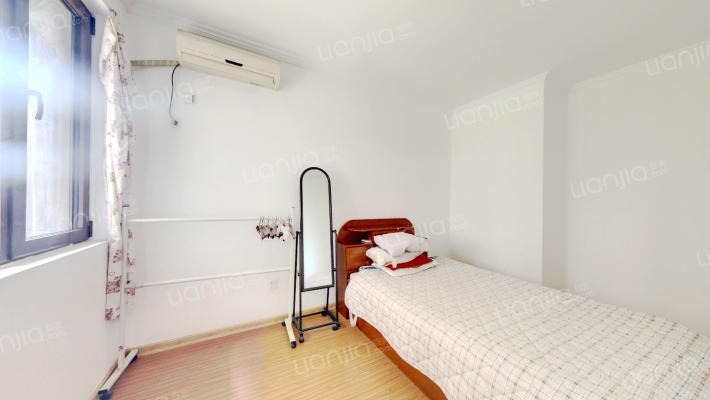 鸿坤全南向两居室    带装修   满两年   随时看房-卧室A