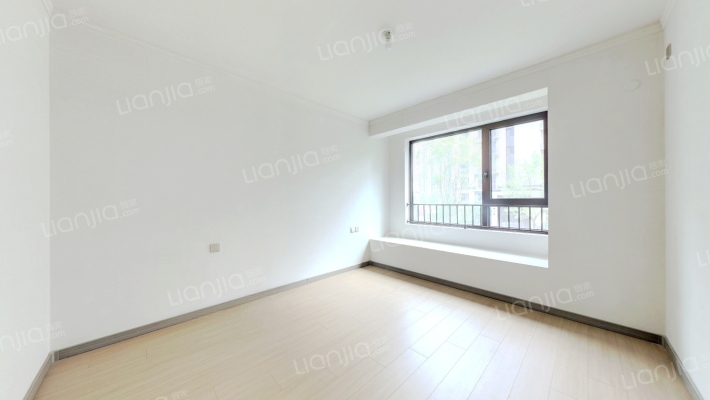 南北通透樾府国际三居室，出行便利-卧室A