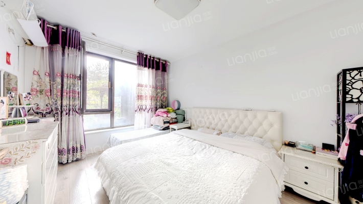 鸿坤理想湾一层带70平小院 环境好 采光好 视野好-卧室A