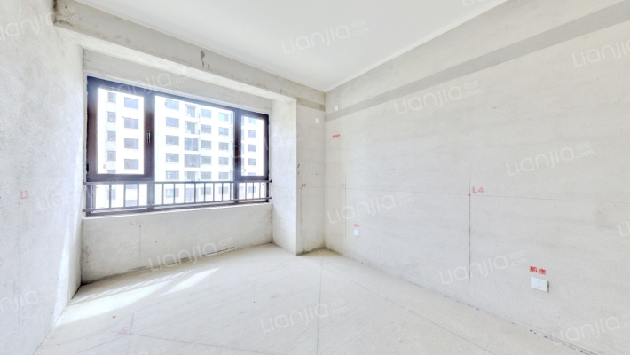 出售 凤麟府南北通透三居双卫 毛坯  户型好-卧室A