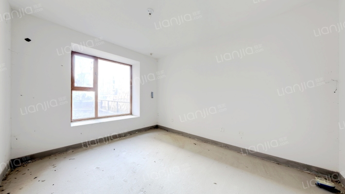 一层带大花园，西边户采光好。业主诚意出售。-卧室C