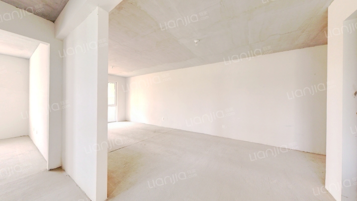 大社区，户型较好，全南，三居，一梯两户，公摊面积小-客厅